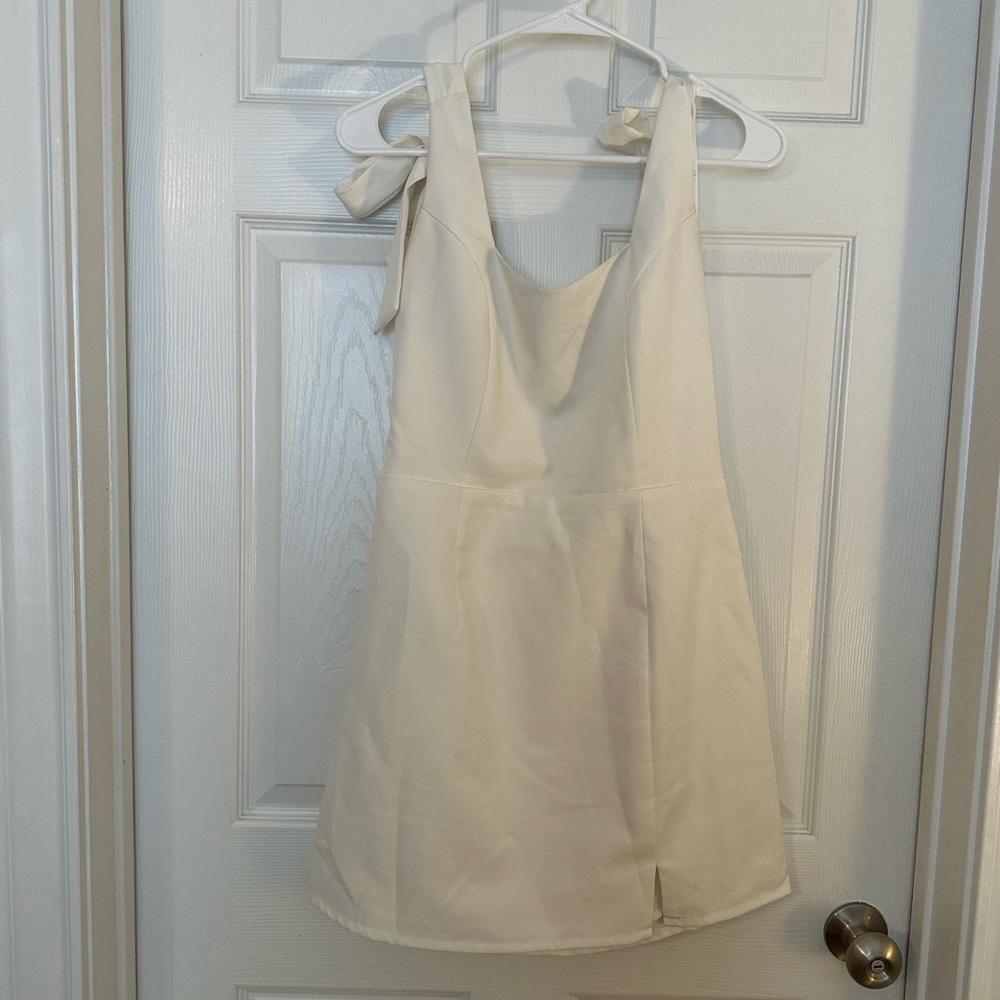 White Lulu’s tie back bodycon dress with small slit